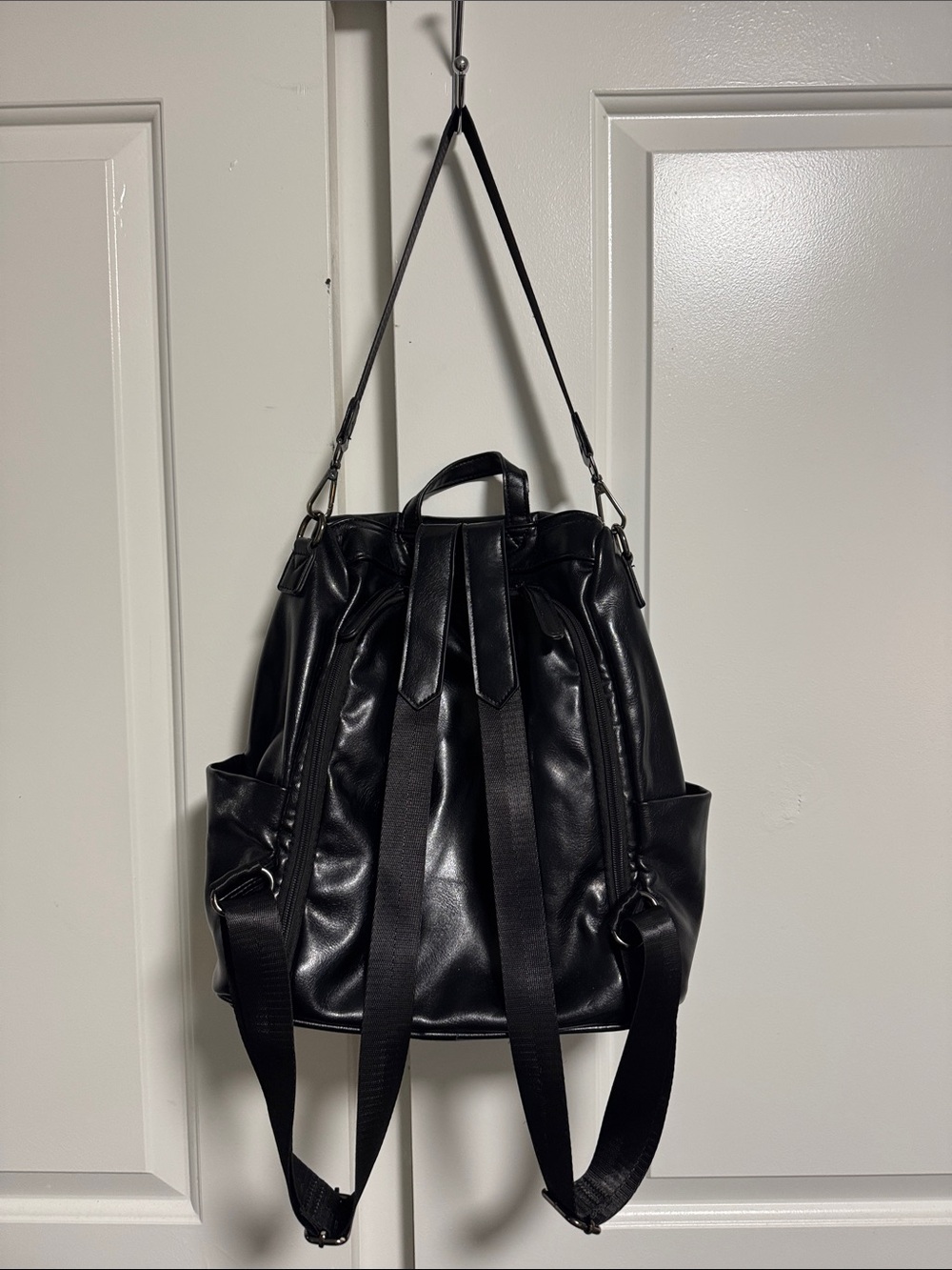 Black Backpack w/shoulder strap